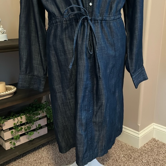 EUC denim chambray Dress(size 18) - Picture 6 of 9